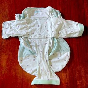 Happiest baby swaddle